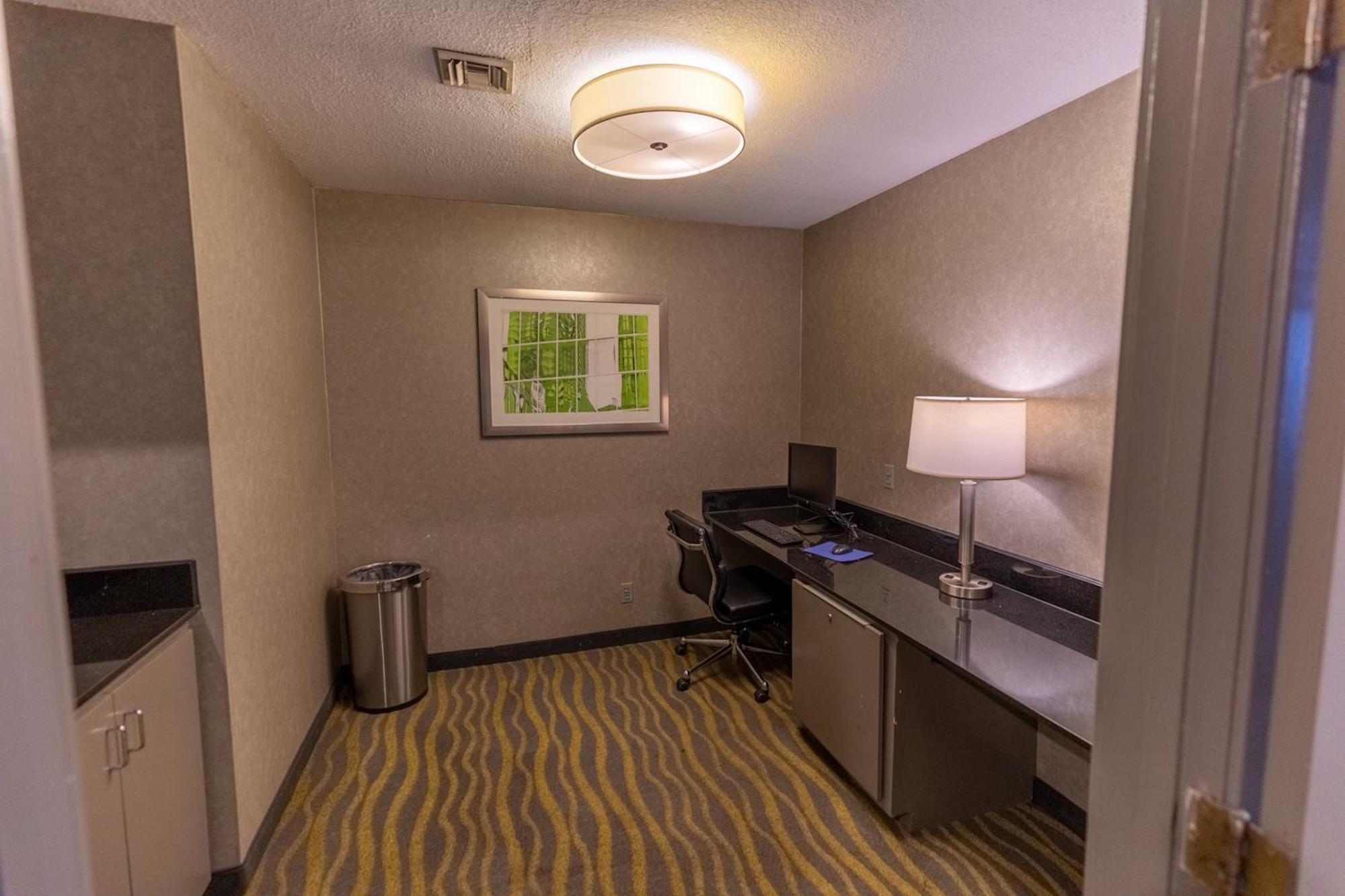 Red Roof Inn & Suites Irving - Dfw Airport South 외부 사진
